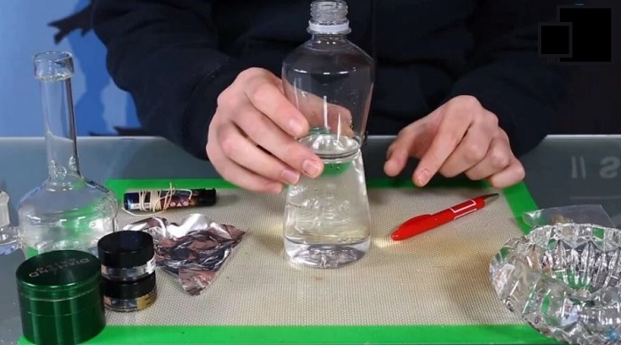 jak zrobić bongo z butelki