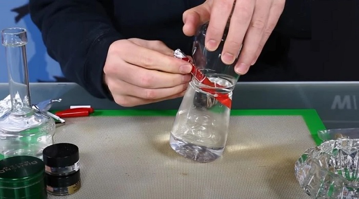 jak zrobić bongo z butelki