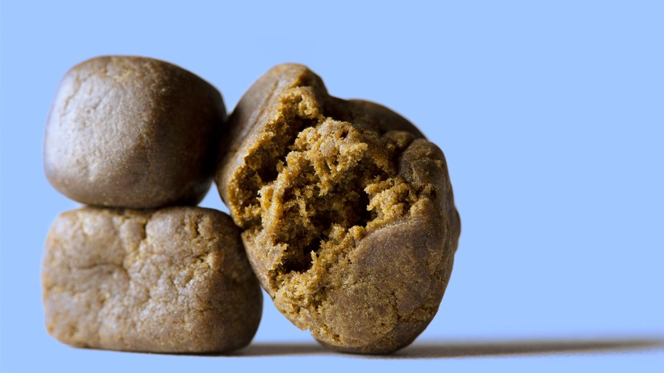 Jak prawidłowo palić haszysz?