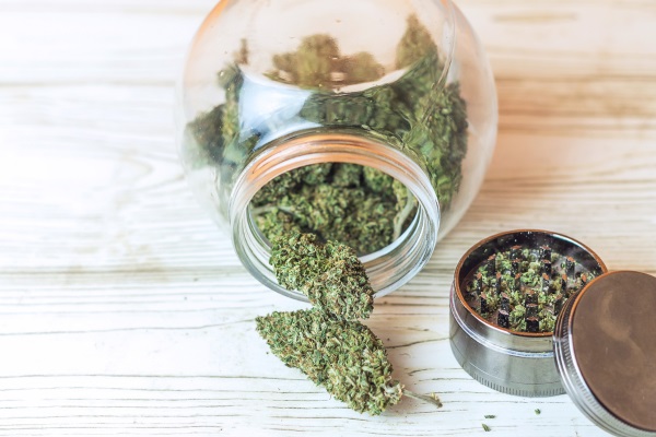 suche kwiaty marihuany