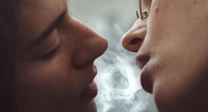 palenie marihuany jako SHOT (shotgun)