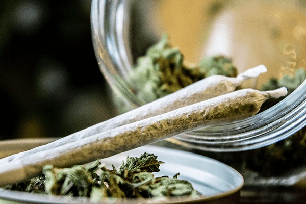 ile trzyma faza po marihuanie